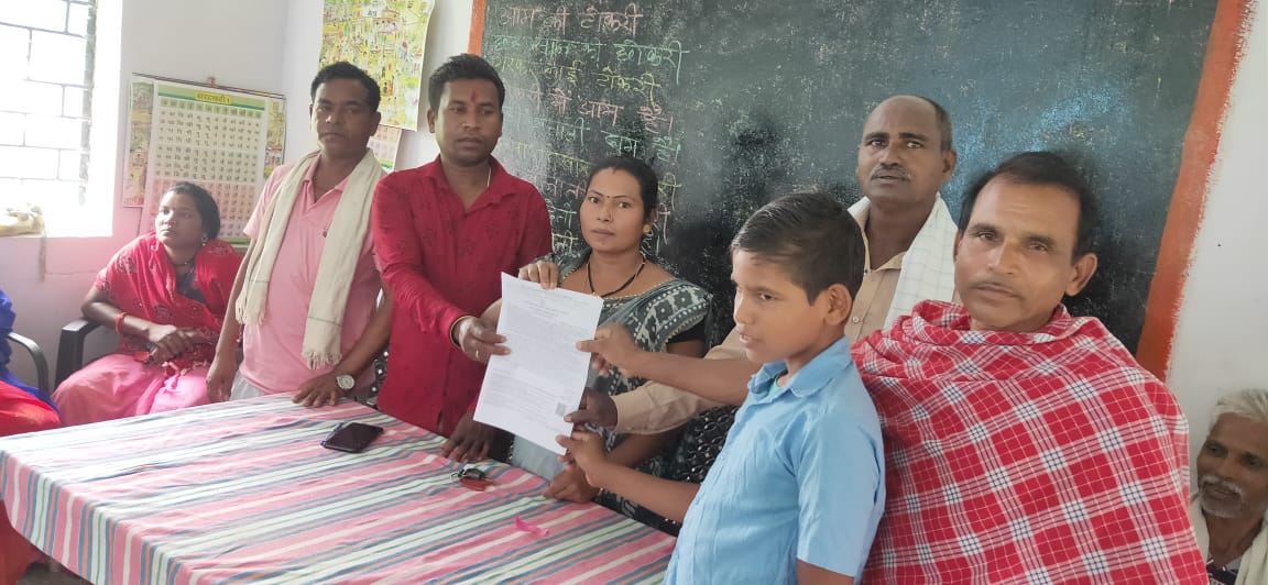 जिपं सदस्य ने 158 को बांटे जाति प्रमाण पत्र जिपं सदस्य ने 158 को बांटे जाति प्रमाण पत्र