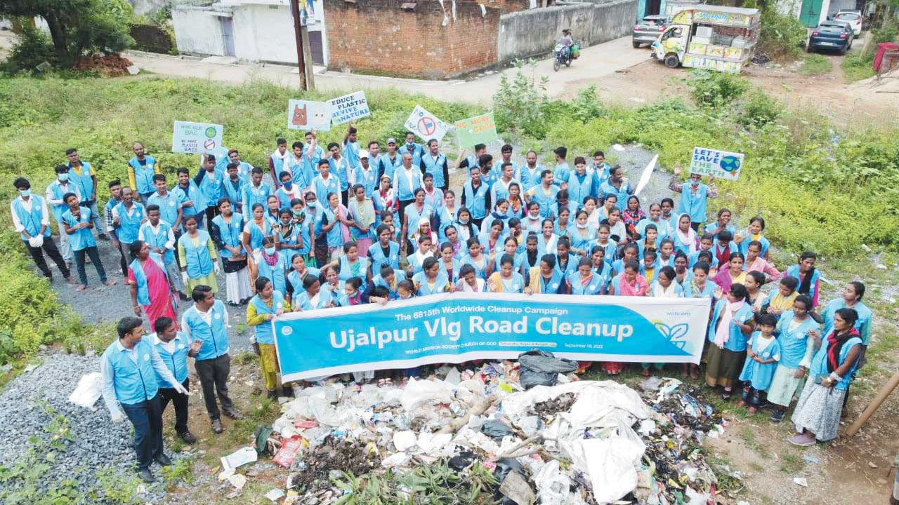 स्वच्छता टीम के साथ महापौर ने किया श्रमदान 