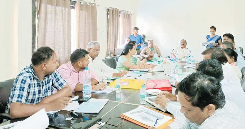 काम में लापरवाही बरतने वालों पर होगी कार्रवाई-सीएमचओ काम में लापरवाही बरतने वालों पर होगी कार्रवाई-सीएमचओ