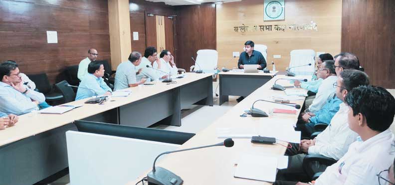 निर्माण कार्यों की समीक्षा
