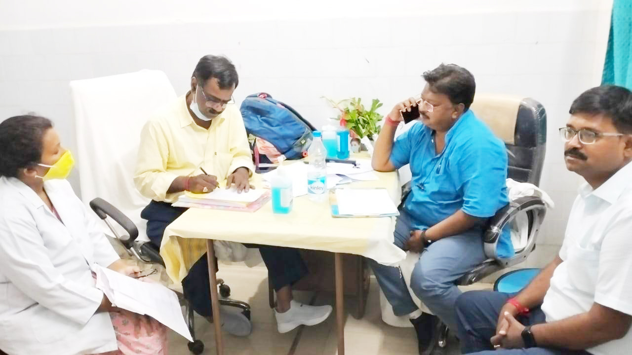 कुनकुरी मेडिकल हेल्थ कैम्प में 343 मरीजों का इलाज़