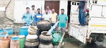 महुआ शराब व लाहन का जखीरा जब्त महुआ शराब व लाहन का जखीरा जब्त