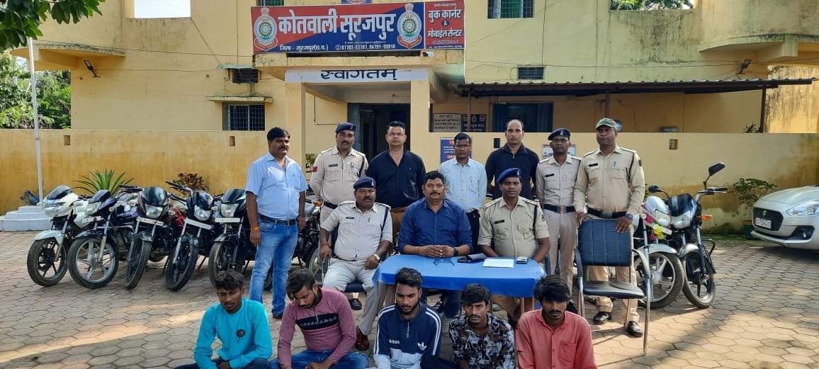 बाइक चोर गिरोह गिरफ्तार, 15 गाडिय़ां जब्त