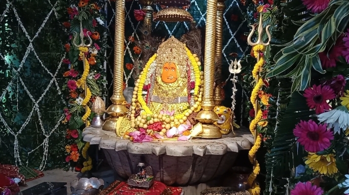 मां बम्लेश्वरी के दर्शन के लिए उमड़े भक्त