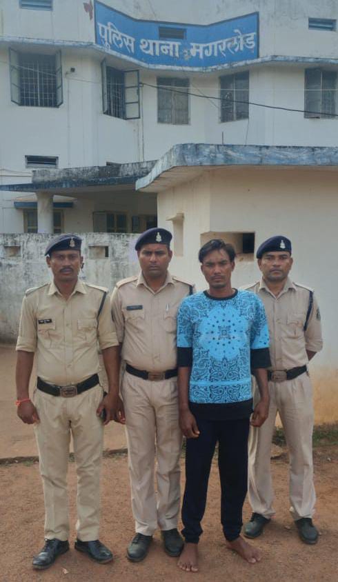 सोनेवारा सरपंच पर जानलेवा हमले करने वाला आरोपी पंच पति गिरफ्तार सोनेवारा सरपंच पर जानलेवा हमले करने वाला आरोपी पंच पति गिरफ्तार