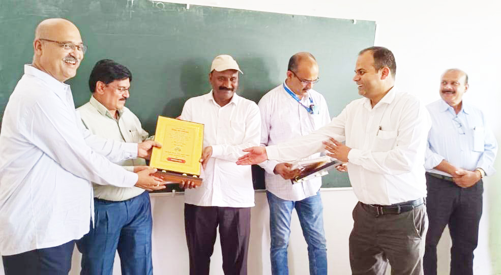 रेशम कीट पालन में किसानों एवं विद्यार्थियों के प्रचुर संभावनाएं-नाजीर रेशम कीट पालन में किसानों एवं विद्यार्थियों के प्रचुर संभावनाएं-नाजीर