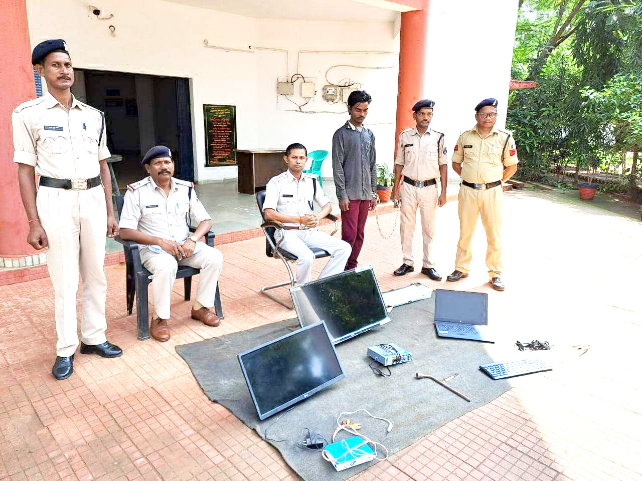 घरों में चोरी करने वाला आरोपी पकड़ाया