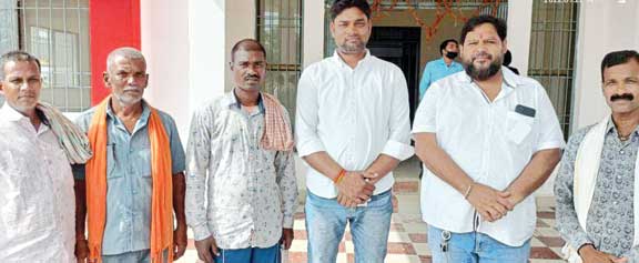 हत्या की गुत्थी नहीं सुलझी, परिजनों ने की एसपी-कलेक्टर से शिकायत