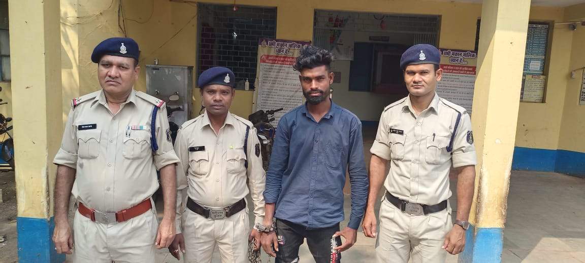 नाबालिग से छेड़छाड़, आरोपी गिरफ्तार नाबालिग से छेड़छाड़, आरोपी गिरफ्तार