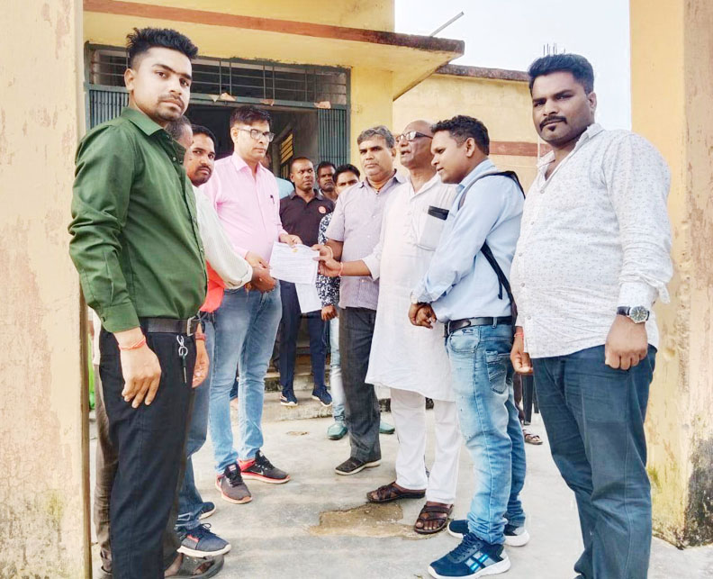 मांगों को ले भाजयुमो ने एसडीएम को ज्ञापन सौंपा, आंदोलन की चेतावनी मांगों को ले भाजयुमो ने एसडीएम को ज्ञापन सौंपा, आंदोलन की चेतावनी