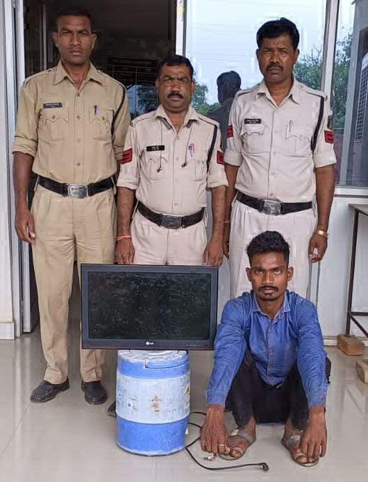 चोरी की आरोपी गिरफ्तार