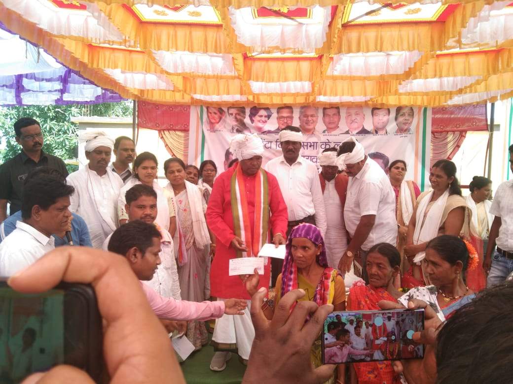 एर्राबोर में लखमा का जोशीला स्वागत, आदिवासी समाज भवन का लोकार्पण