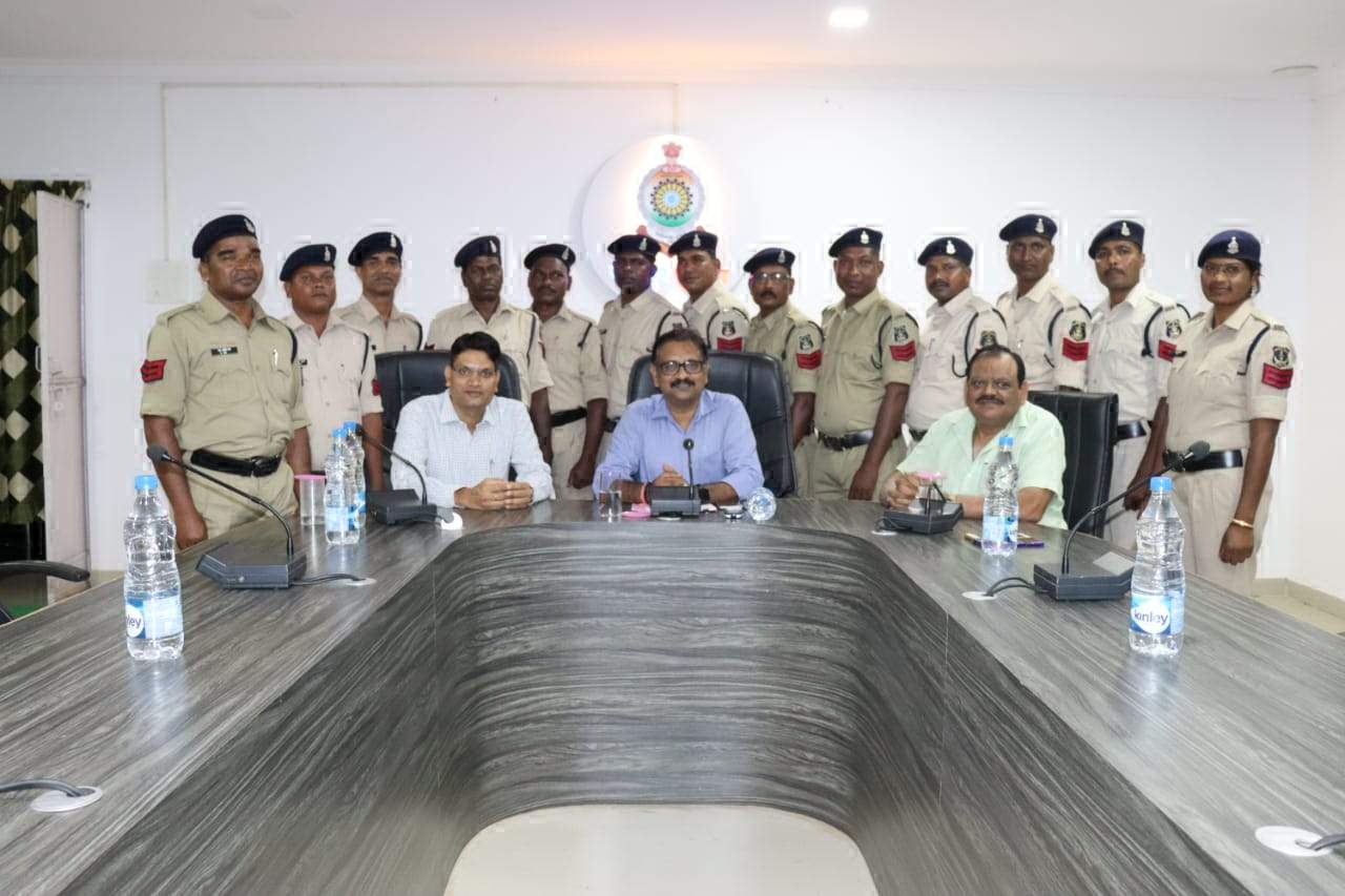 13 आरक्षक बने प्रधान आरक्षक