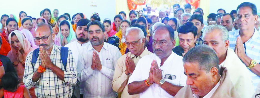 व्यवहार में विनम्रता और बोली में मधुरता लाएं व्यवहार में विनम्रता और बोली में मधुरता लाएं