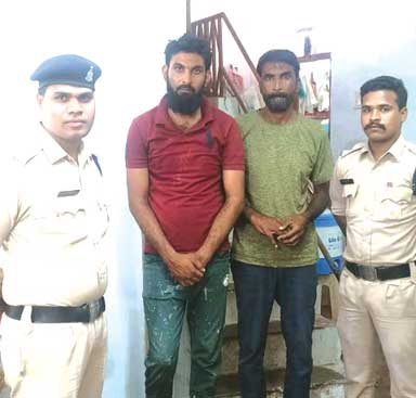 हत्या कर फरार शादाब, अमजद नागपुर से गिरफ्तार हत्या कर फरार शादाब, अमजद नागपुर से गिरफ्तार