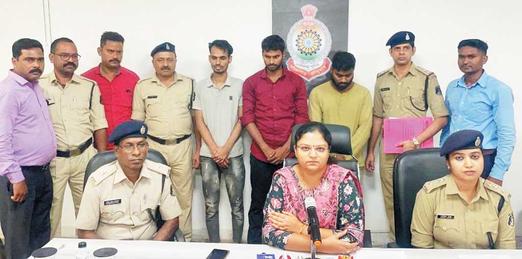 मुद्रा लोन दिलाने के नाम पर फर्जी वेबसाइट बनाकर ठगी, तीन आरोपी गिरफ्तार