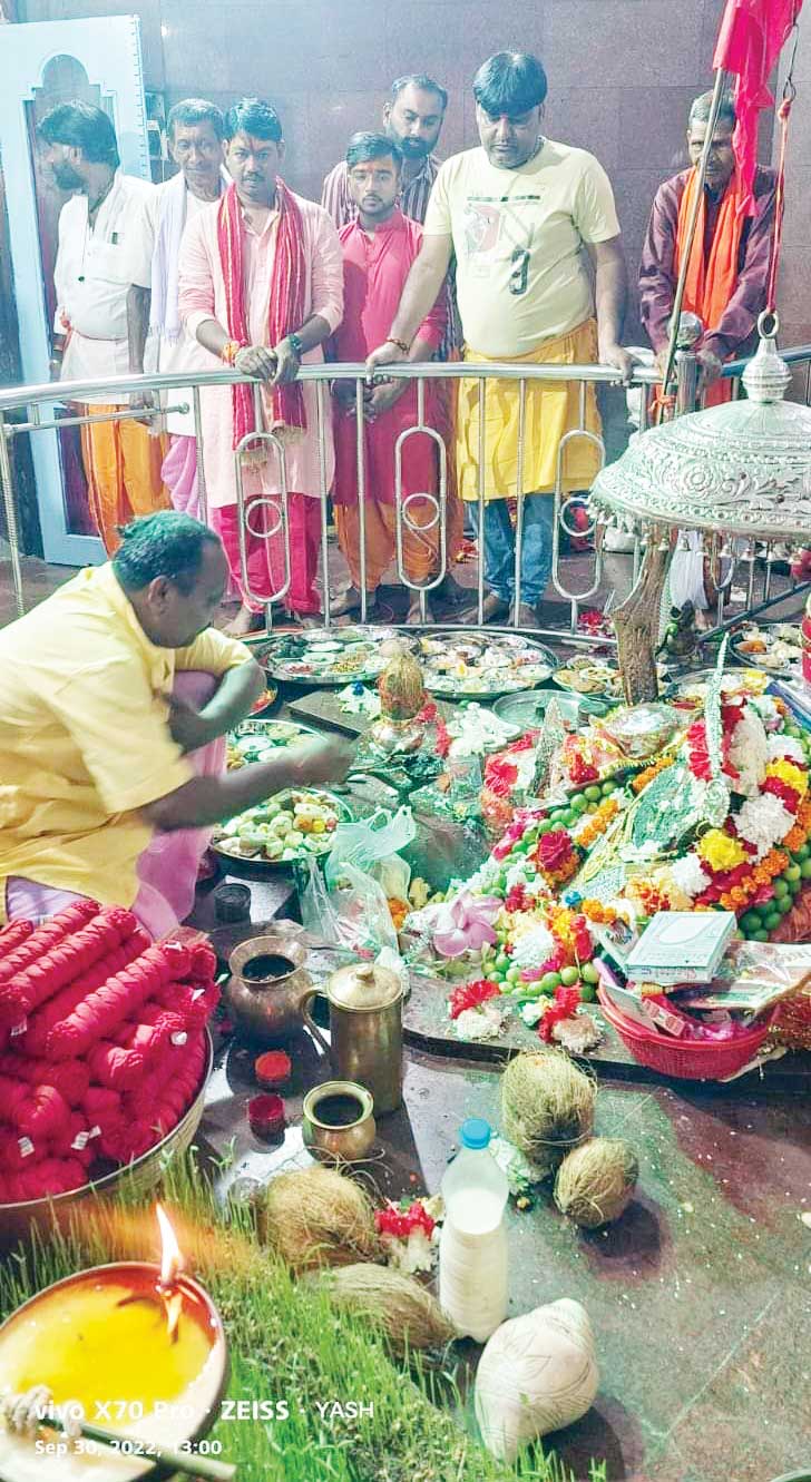 शीतला शक्ति पीठ सिहावा में दर्शनार्थियों की भीड़ उमड़ी