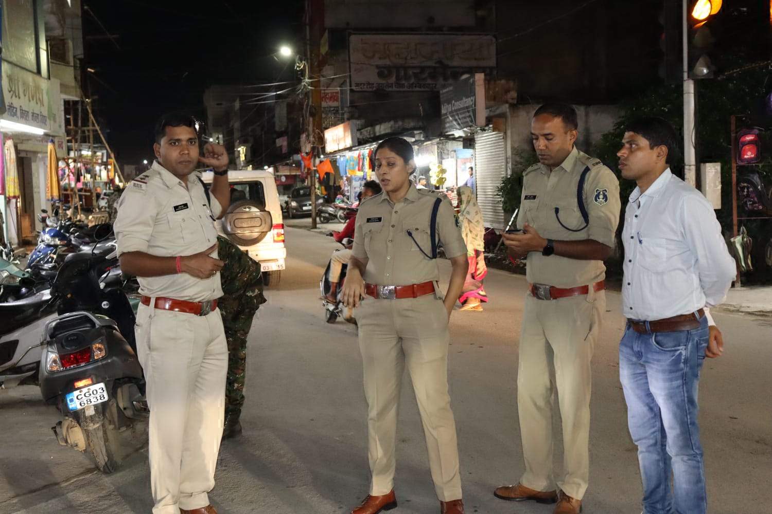 एसपी ने यातायात व्यवस्था सुदृढ़ करने किया औचक निरीक्षण एसपी ने यातायात व्यवस्था सुदृढ़ करने किया औचक निरीक्षण