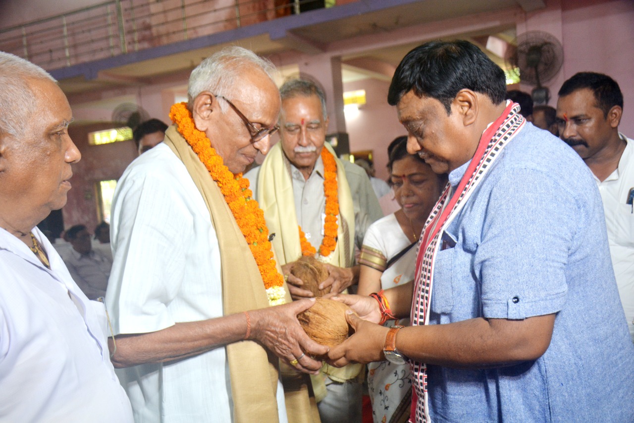 अंतरराष्ट्रीय वृद्धजन दिवस पर वरिष्ठ नागरिकों का सम्मान