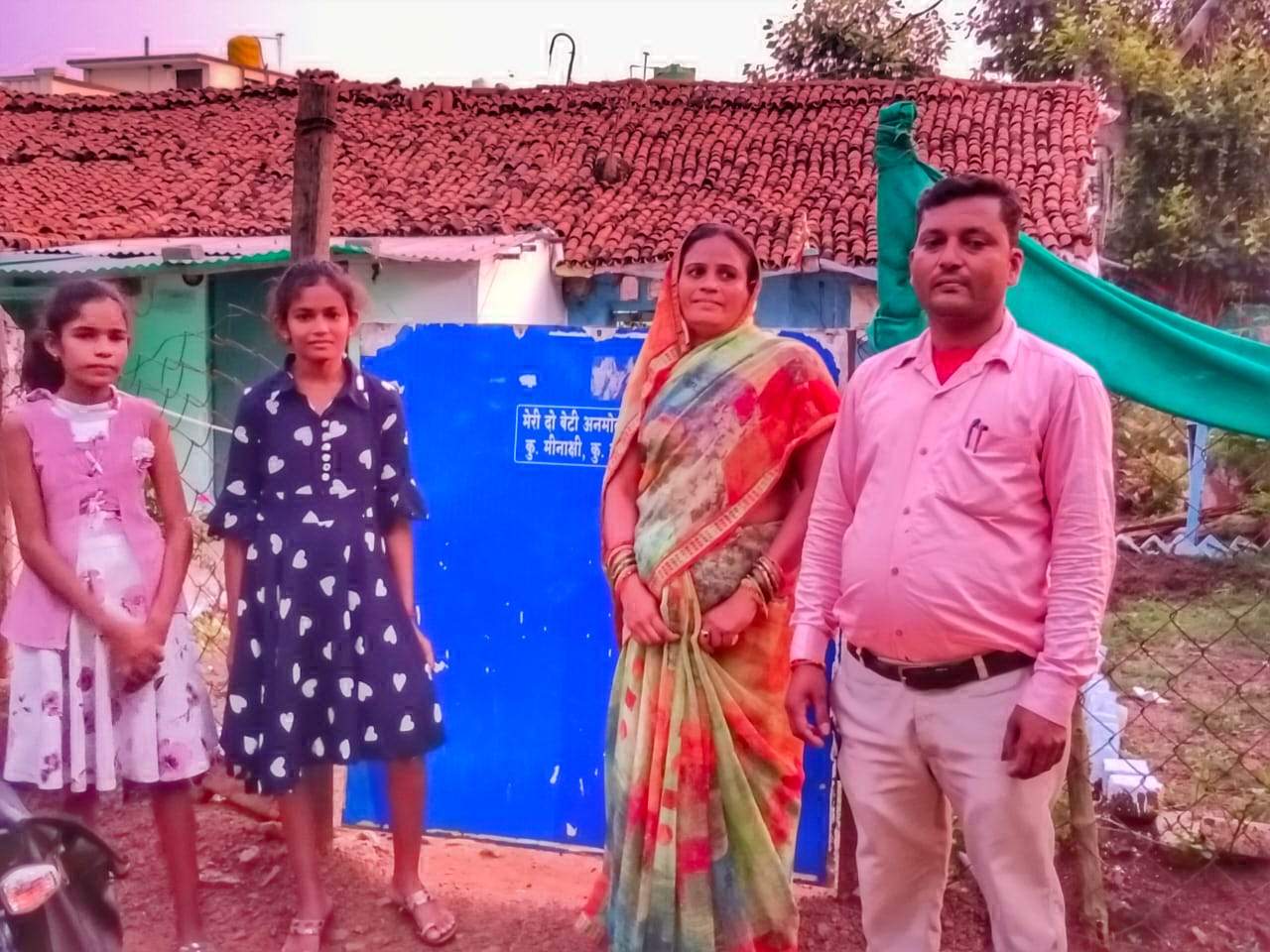 पिता की पहल, मेरे नाम से नहीं बेटियों के नाम से हो घर की पहचान पिता की पहल, मेरे नाम से नहीं बेटियों के नाम से हो घर की पहचान