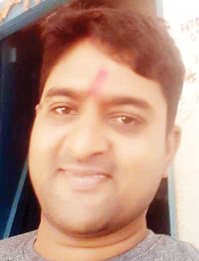 खड़े ट्रैक्टर से दुपहिया टकराई, मौत खड़े ट्रैक्टर से दुपहिया टकराई, मौत