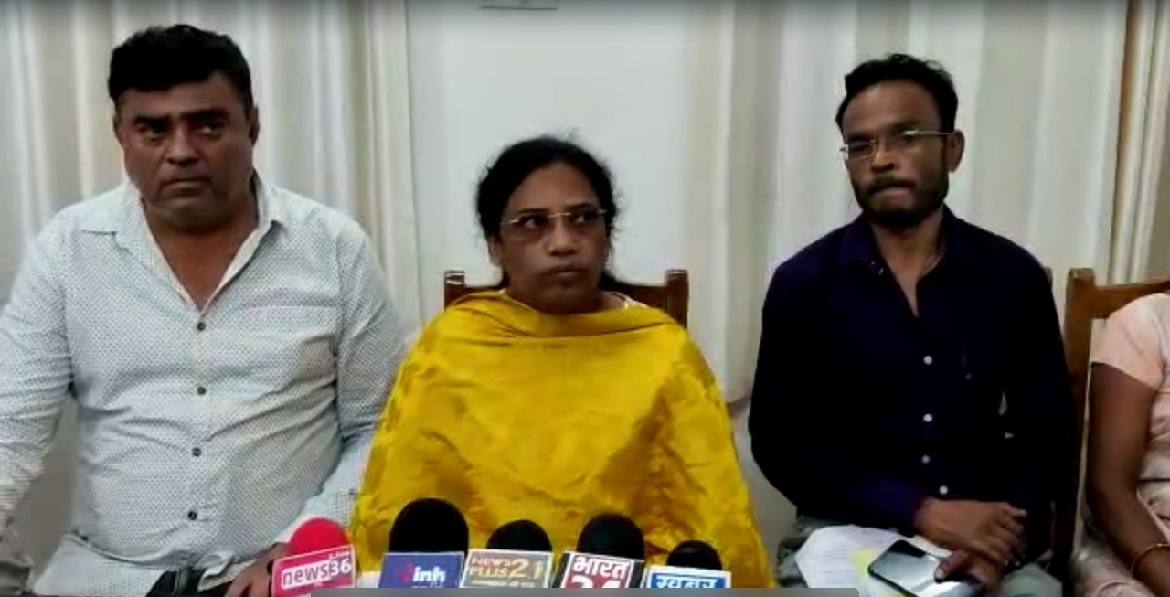 आदिवासी समाज के आरक्षण को लेकर राज्य सरकार कर रही राजनीति-भाजपा आदिवासी समाज के आरक्षण को लेकर राज्य सरकार कर रही राजनीति-भाजपा