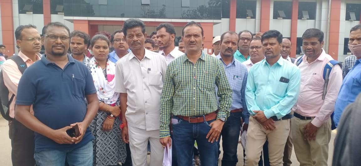सहायक शिक्षकों की पदोन्नति पर आदेश निरस्त, सार्वजनिक प्रकाशन की मांग सहायक शिक्षकों की पदोन्नति पर आदेश निरस्त, सार्वजनिक प्रकाशन की मांग