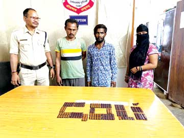  बस स्टैंड में नशीले टेबलेट्स बेच रही महिला समेत तीन गिरफ्तार