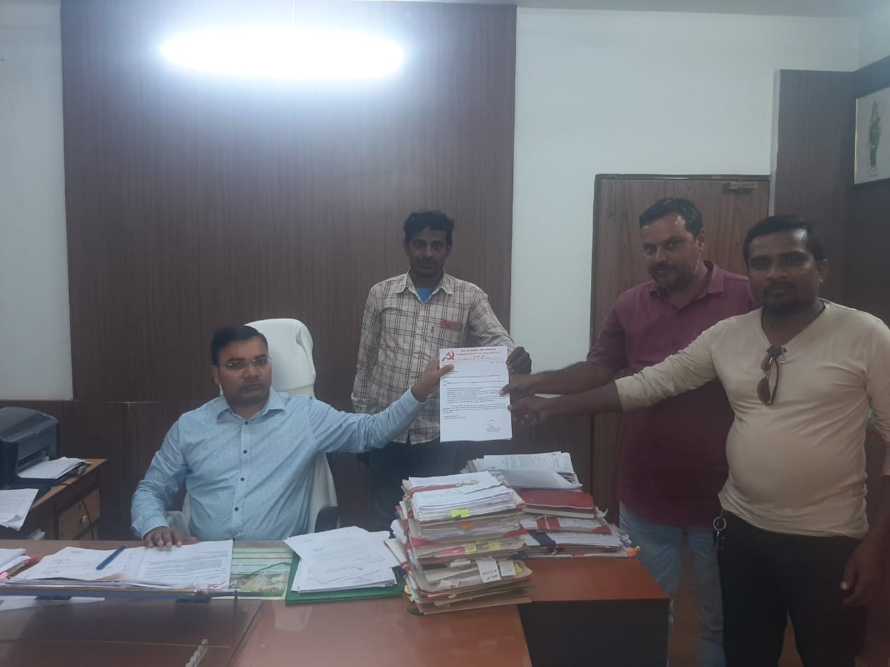 शिक्षक भर्ती के नाम पर ठगी का धंधा -माकपा शिक्षक भर्ती के नाम पर ठगी का धंधा -माकपा