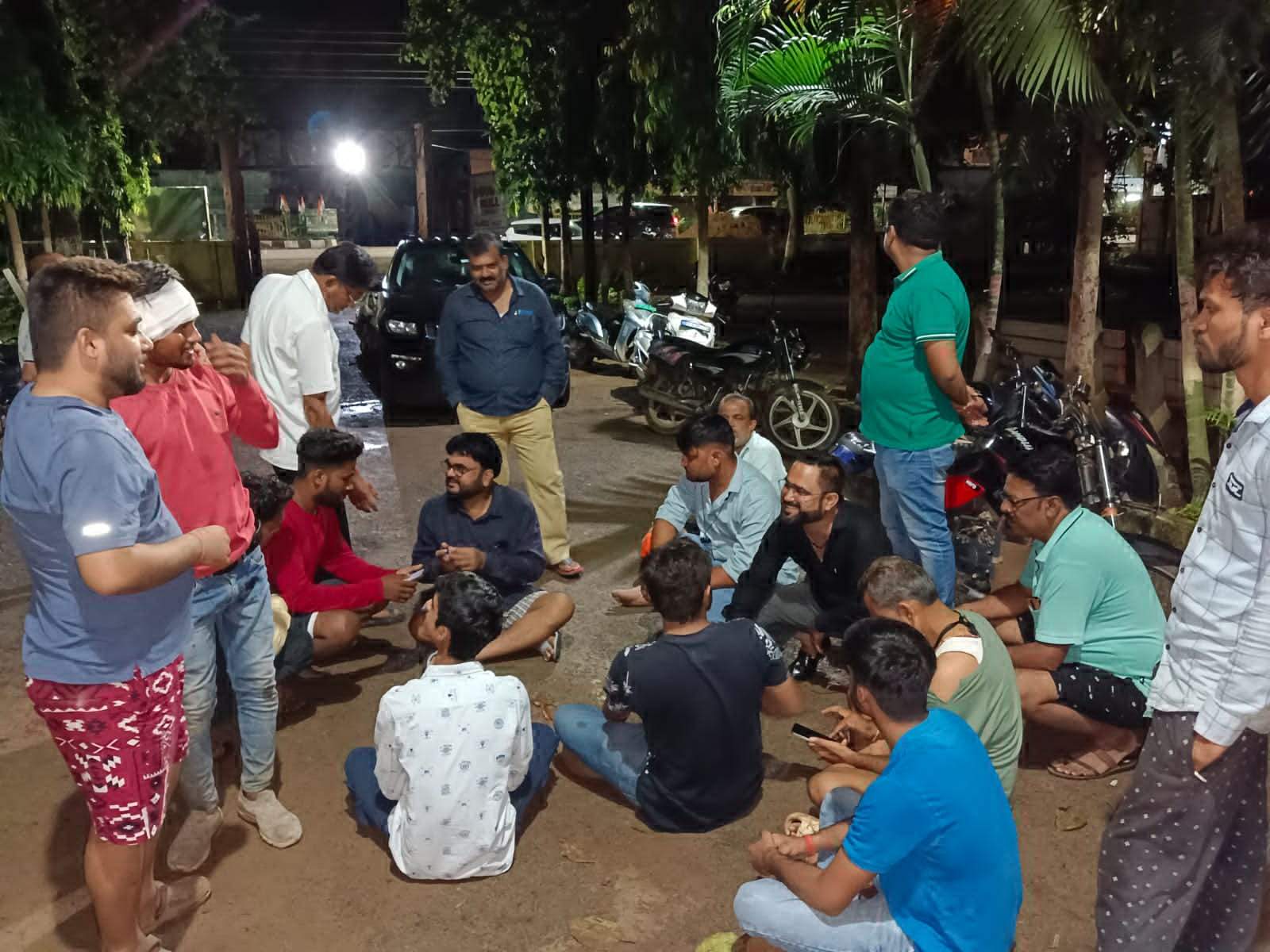 जमीन खरीदी मामले में मारपीट व जान से मारने की धमकी