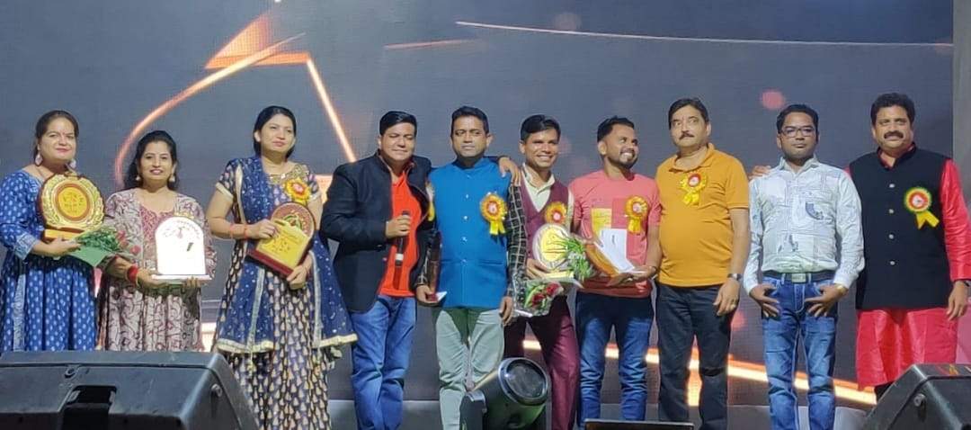 अंतरराज्यीय सारेगामा प्रतियोगिता सीजन 3 की विजेता बनीं जगदलपुर की दिव्यांशी अंतरराज्यीय सारेगामा प्रतियोगिता सीजन 3 की विजेता बनीं जगदलपुर की दिव्यांशी