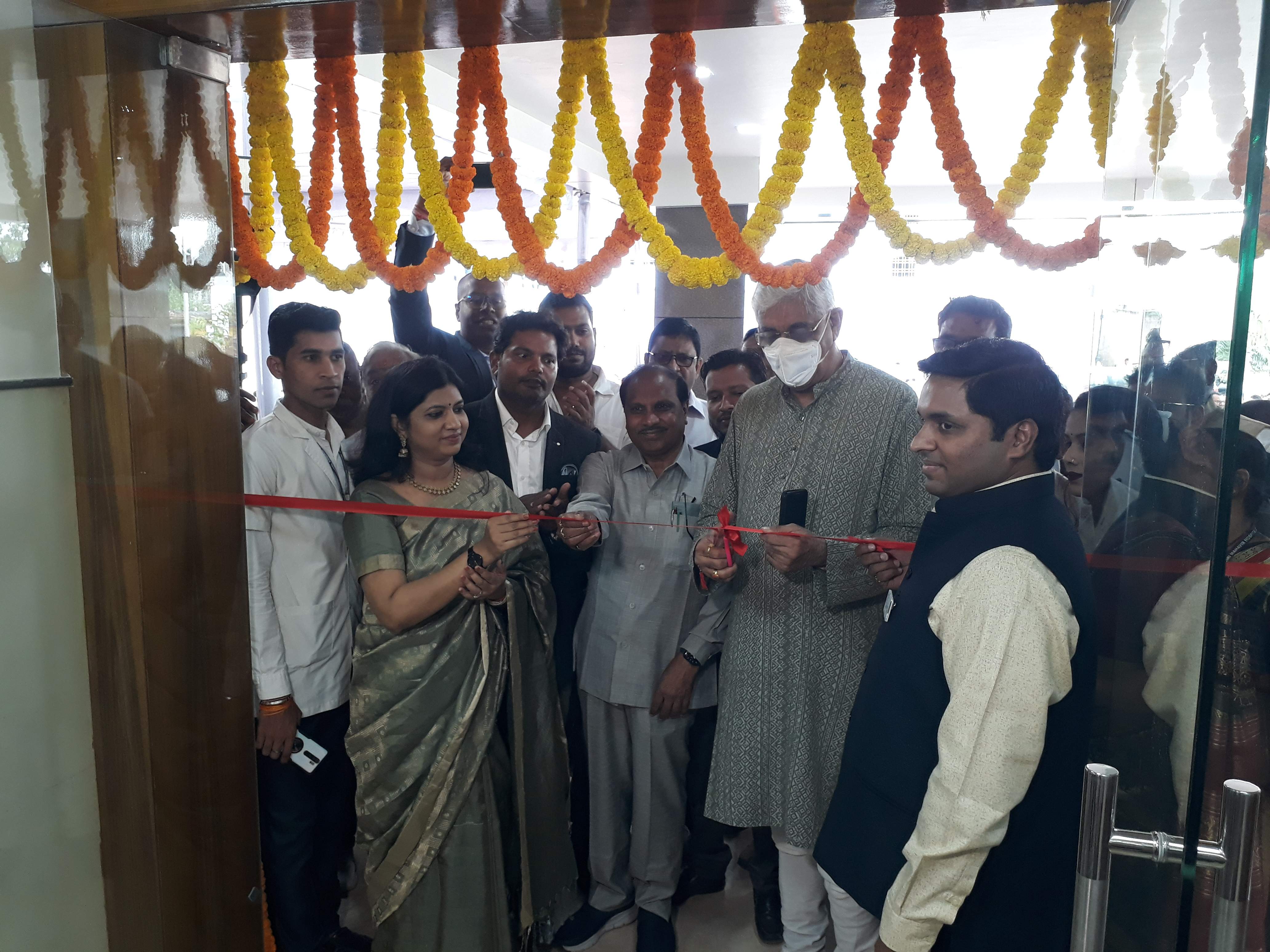 सिंहदेव ने महावीर अस्पताल का किया उद्घाटन, कहा पूरा विश्वास है गुणवत्तापूर्ण सुविधा मिलेगी सिंहदेव ने महावीर अस्पताल का किया उद्घाटन, कहा पूरा विश्वास है गुणवत्तापूर्ण सुविधा मिलेगी