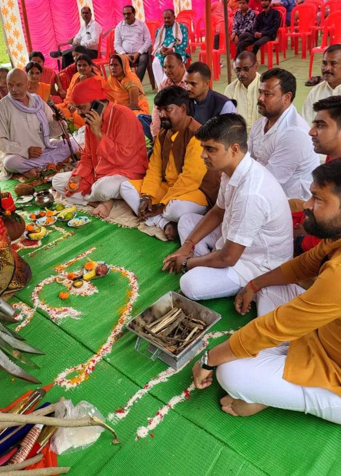 क्षत्रिय महासभा ने किया शस्त्र पूजन