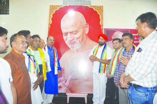 अवतरण दिवस : युवाओं ने किया 76 यूनिट रक्तदान अवतरण दिवस : युवाओं ने किया 76 यूनिट रक्तदान