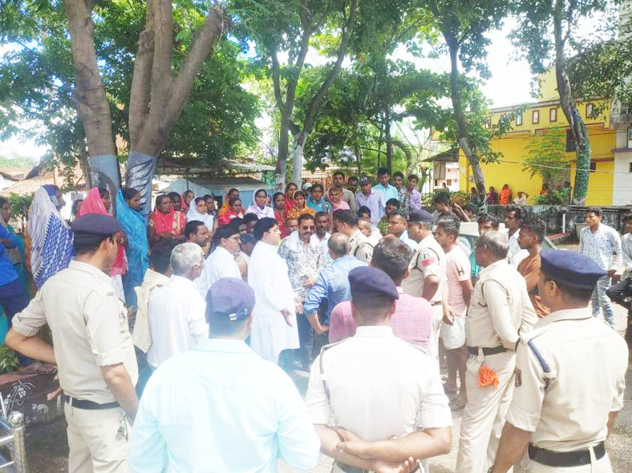 देवपुर में धर्मांतरण पर फिर हंगामा, 2 पक्षों में हाथापाई, 23 लोगों पर केस