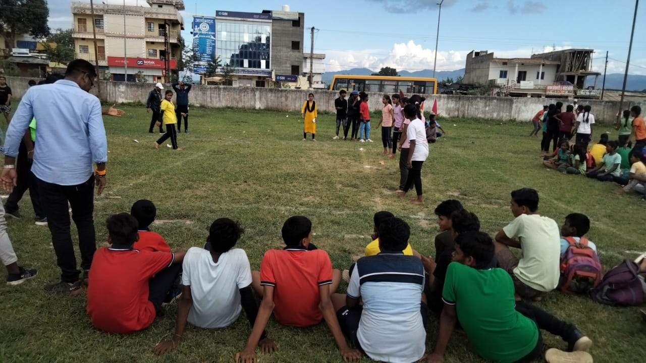 स्वामी आत्मानंद विद्यालयों के मध्य जिला स्तरीय खेल स्पर्धाएं