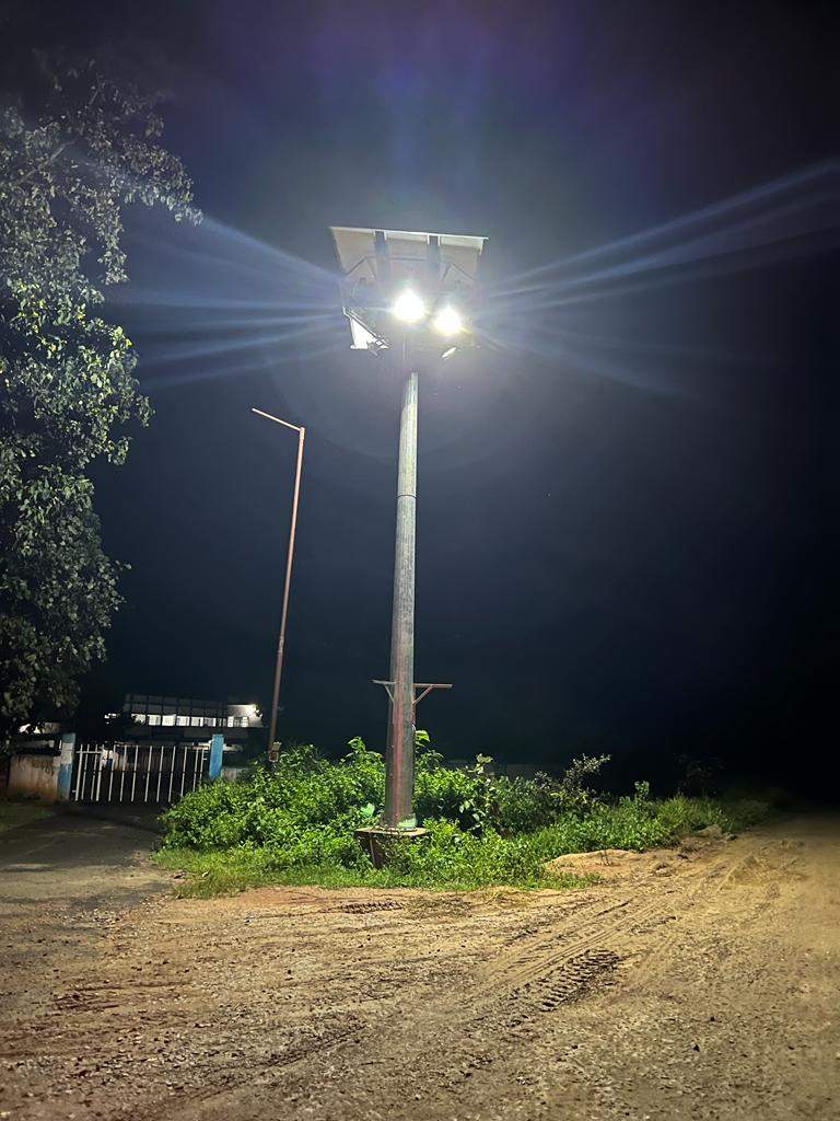 रामचंद्रपुर-बलरामपुर विखं के 50 ग्रामीण क्षेत्रों के चौक-चौराहे रोशनी से जगमगाये