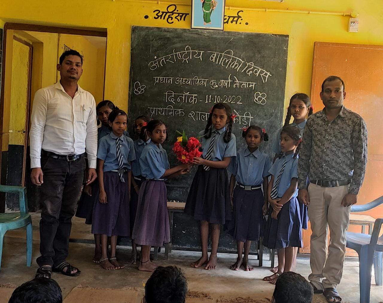 एक दिन की प्रधान अध्यापिका बनीं वर्षा एक दिन की प्रधान अध्यापिका बनीं वर्षा