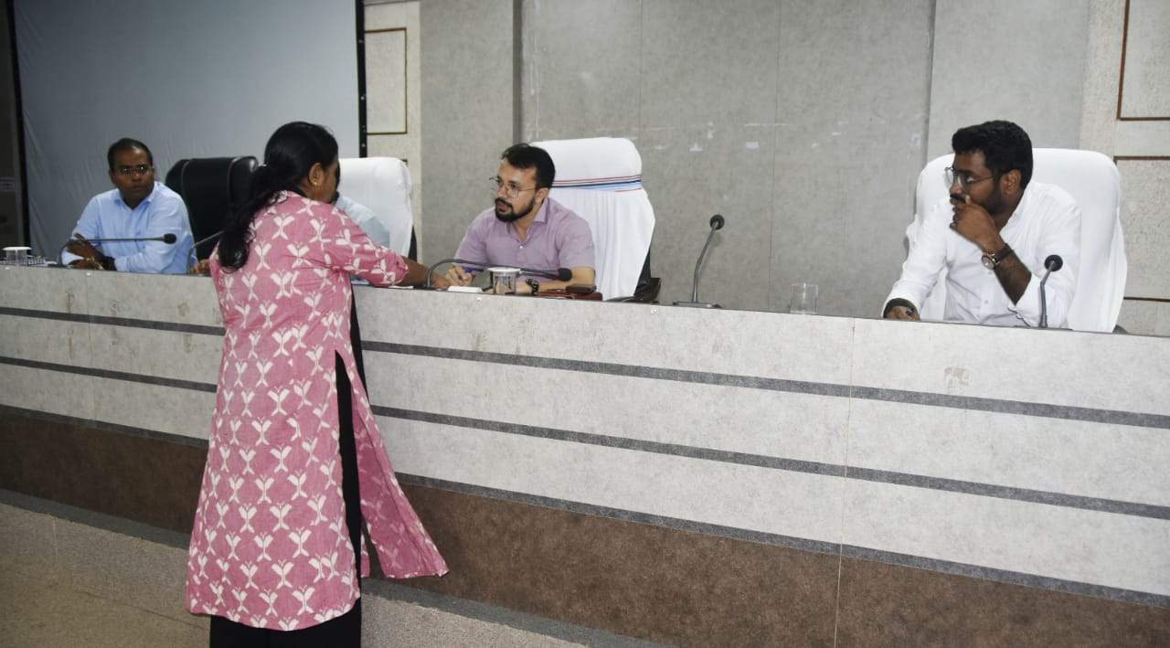 कलेक्टर जनदर्शन में समस्याओं का निदान