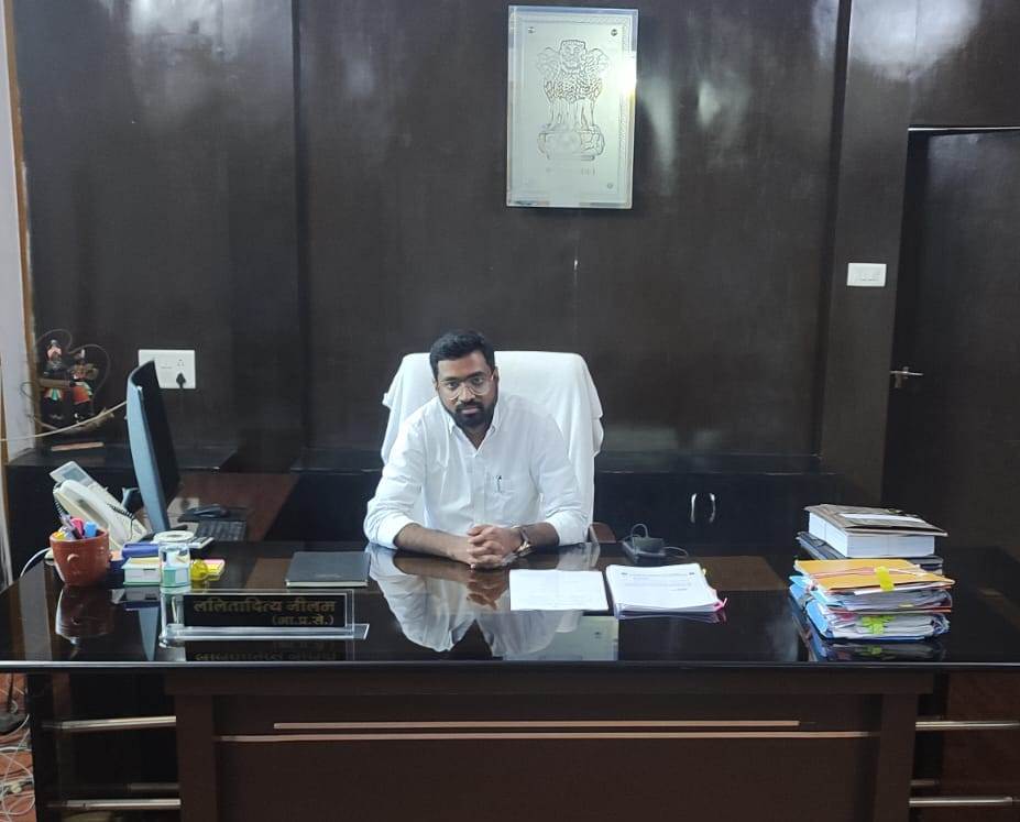 सीईओ नीलम ने संभाला कार्यभार