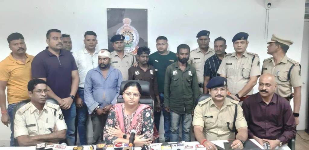 मामूली विवाद नहीं, रंजिश के चलते चलाई गई थी गोली, बेटे के बाद दुकानदार पर भी चलाई थी गोली