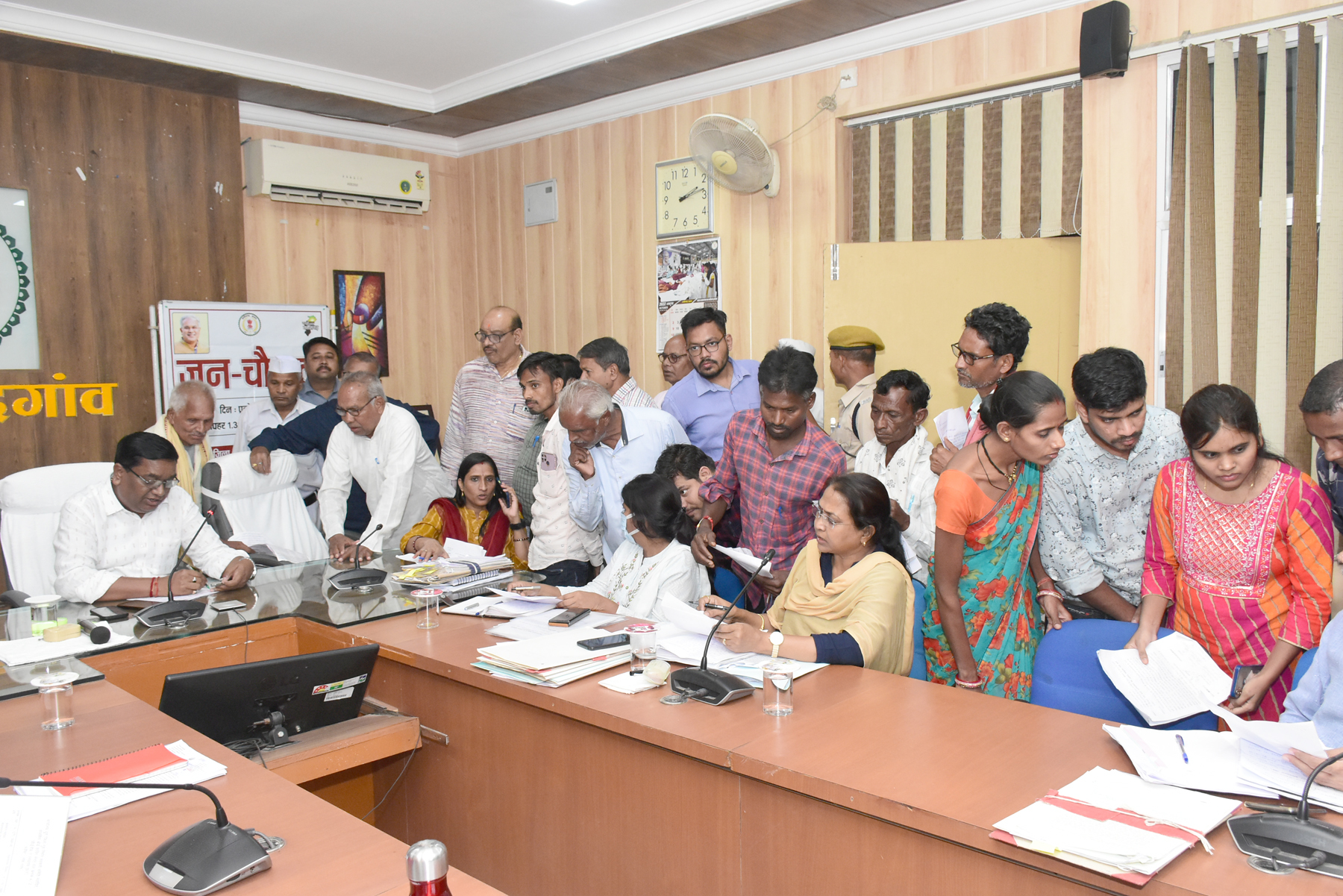 दिव्यांगजनों के लिए एक कोशिश ऐसी हो कि जिंदगी बदल जाए - कलेक्टर