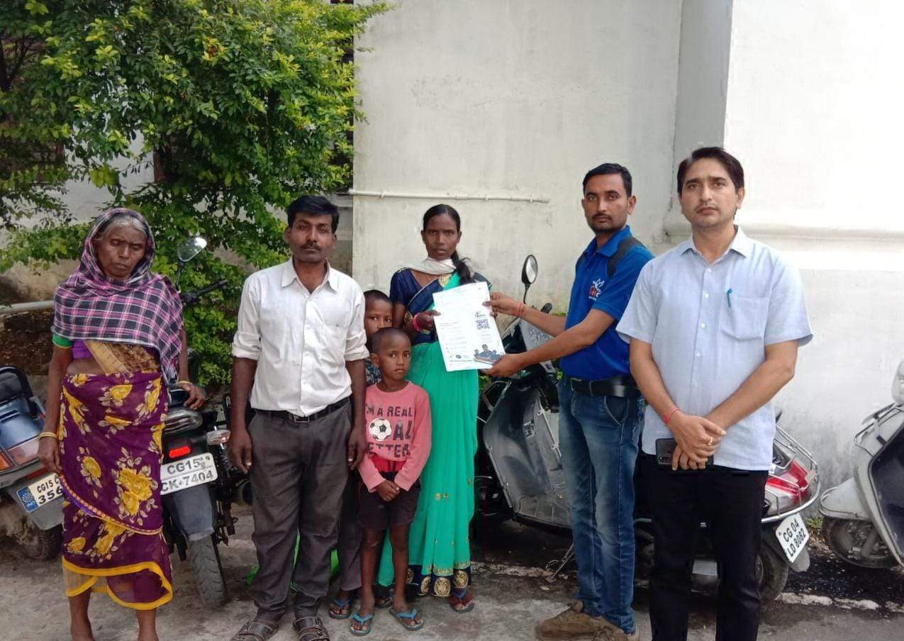 गोपाल को मिला जन्म प्रमाणपत्र, अब हो सकेगा स्कूल में दाखिला