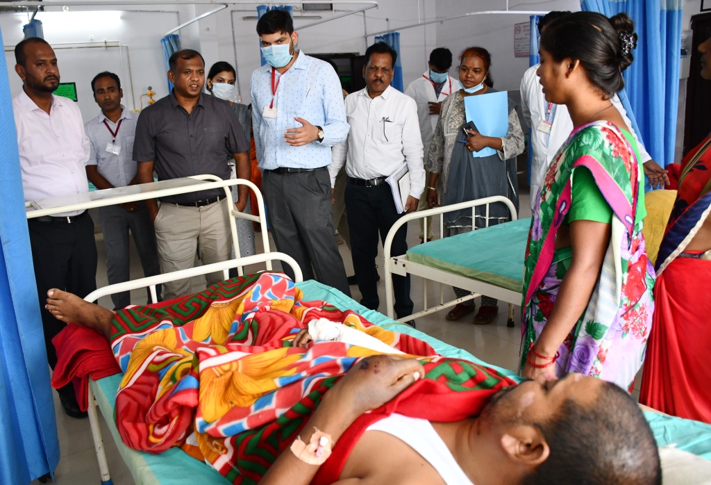 स्वास्थ्य सचिव ने जिला अस्पताल सहित आरा, बरियों स्वास्थ्य केंद्रों का किया निरीक्षण