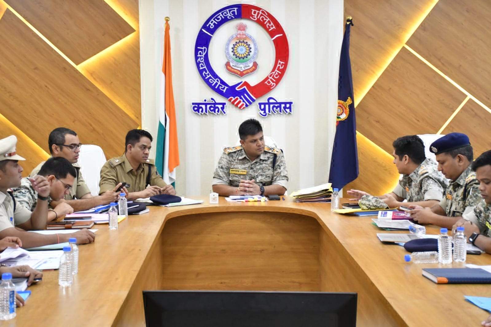 गैरकानूनी कार्यों पर सख्ती बरतने एसपी ने दिए निर्देश