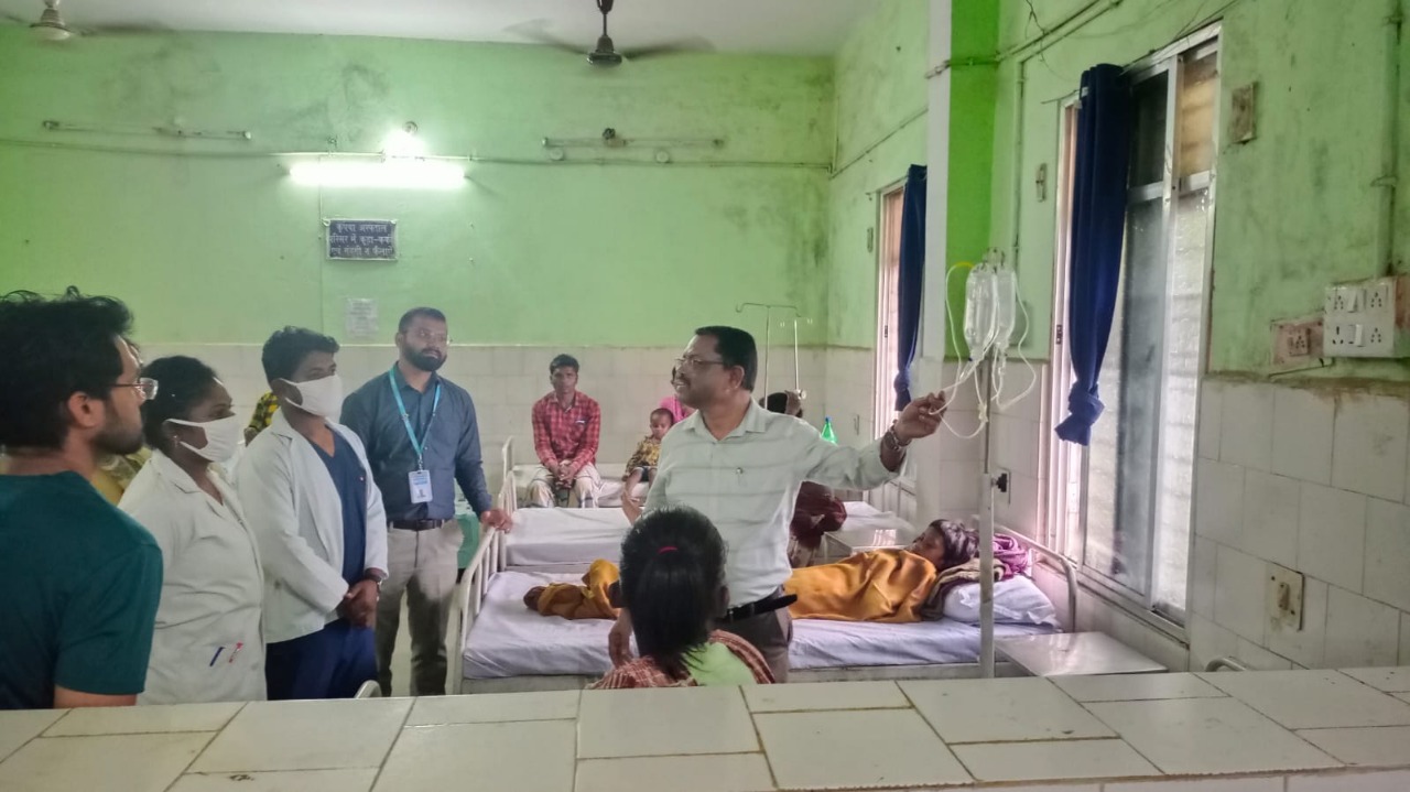 नियमित समय पर पहुंचे कर्मचारी-सीएमएचओ