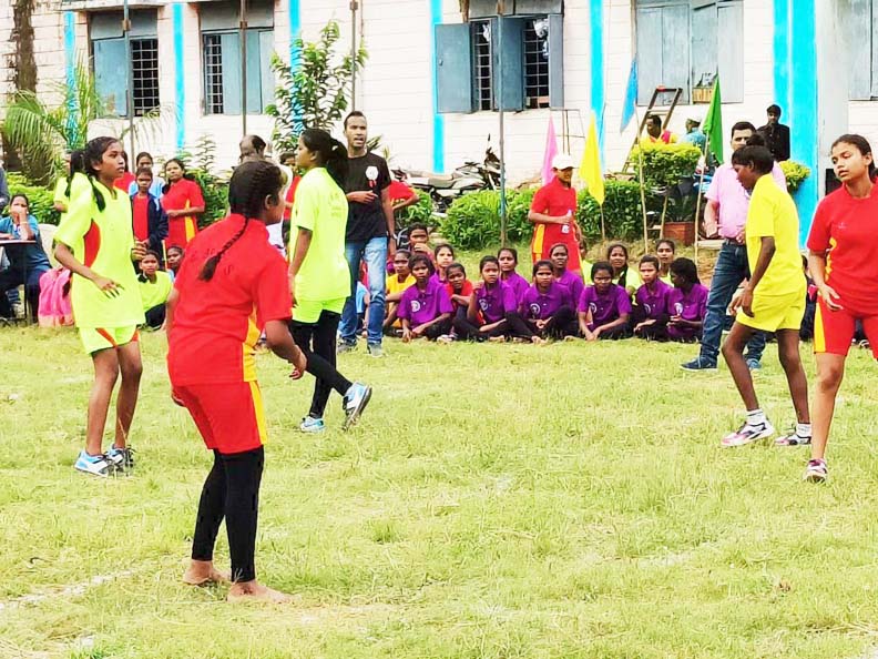 एकलव्य आदर्श आवासीय विद्यालयों मेंं जिला खेल स्पर्धाएं