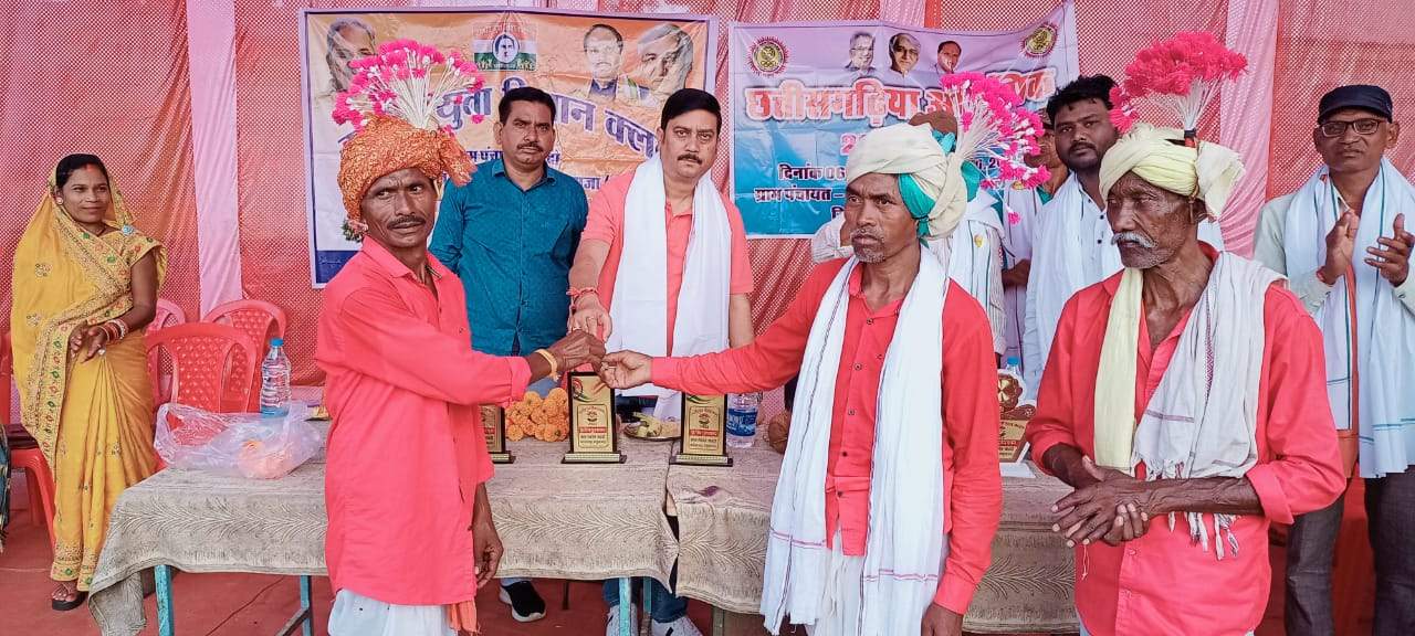 विजेता खिलाडिय़ों-कलाकारों को पुरस्कार