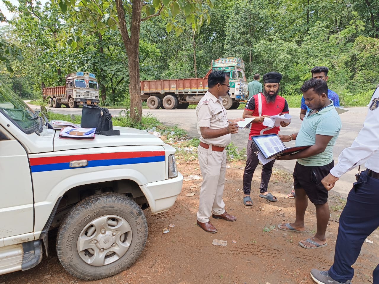 15 वाहनों का चालान कटा