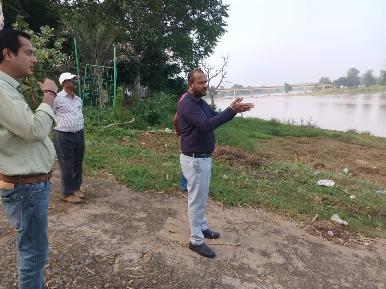 कलेक्टर ने छठ घाट का किया निरीक्षण